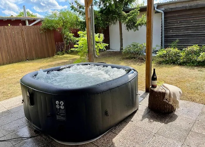 Chill & Grill I Whirlpool I Kamin I Steg I Boot بيت للعطل *